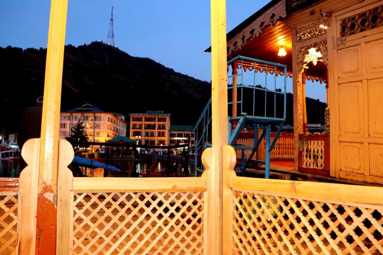 House Boat New Pala Palace Srinagar  Ngoại thất bức ảnh