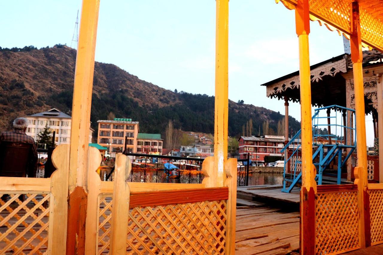 House Boat New Pala Palace Srinagar  Ngoại thất bức ảnh