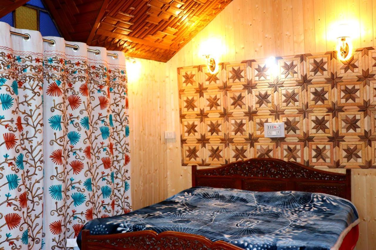House Boat New Pala Palace Srinagar  Ngoại thất bức ảnh