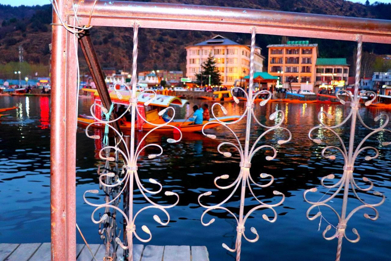 House Boat New Pala Palace Srinagar  Ngoại thất bức ảnh