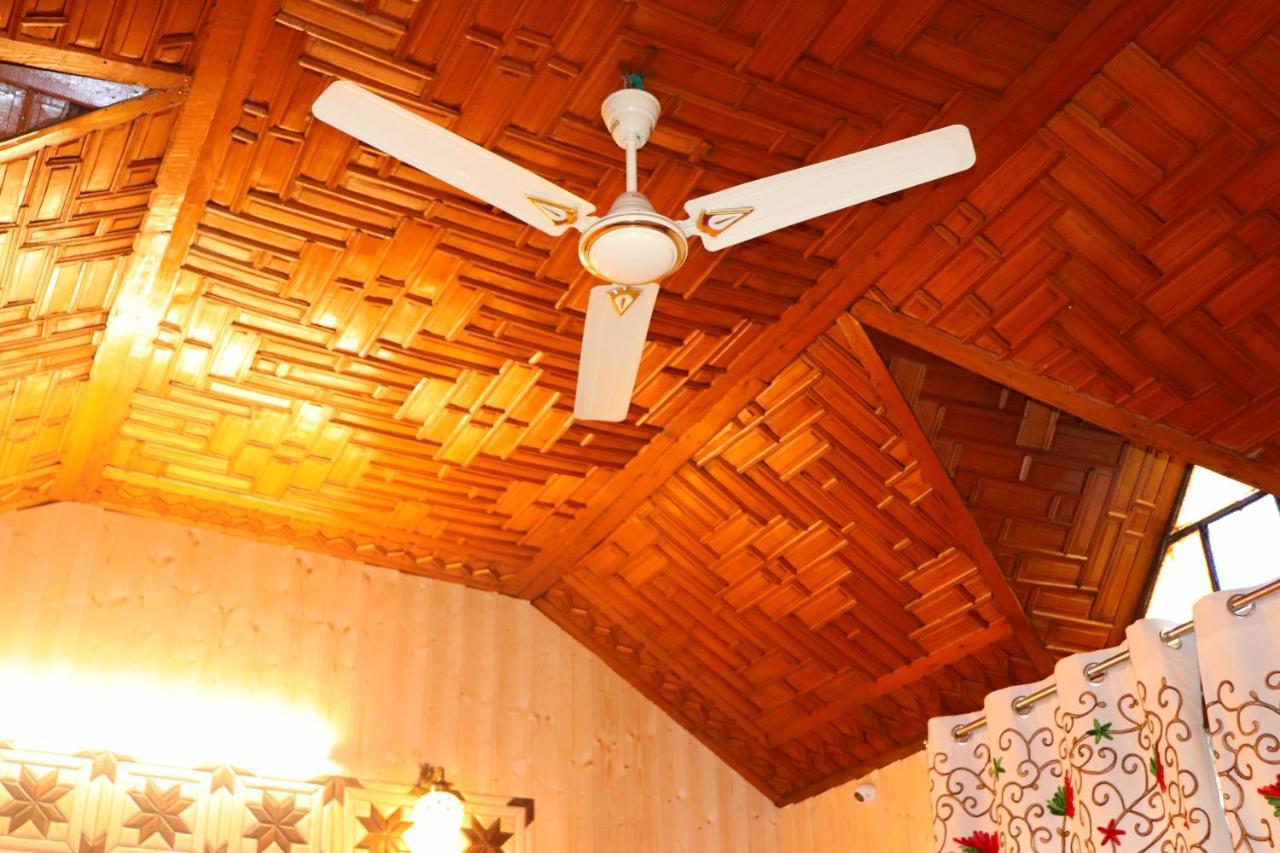 House Boat New Pala Palace Srinagar  Ngoại thất bức ảnh