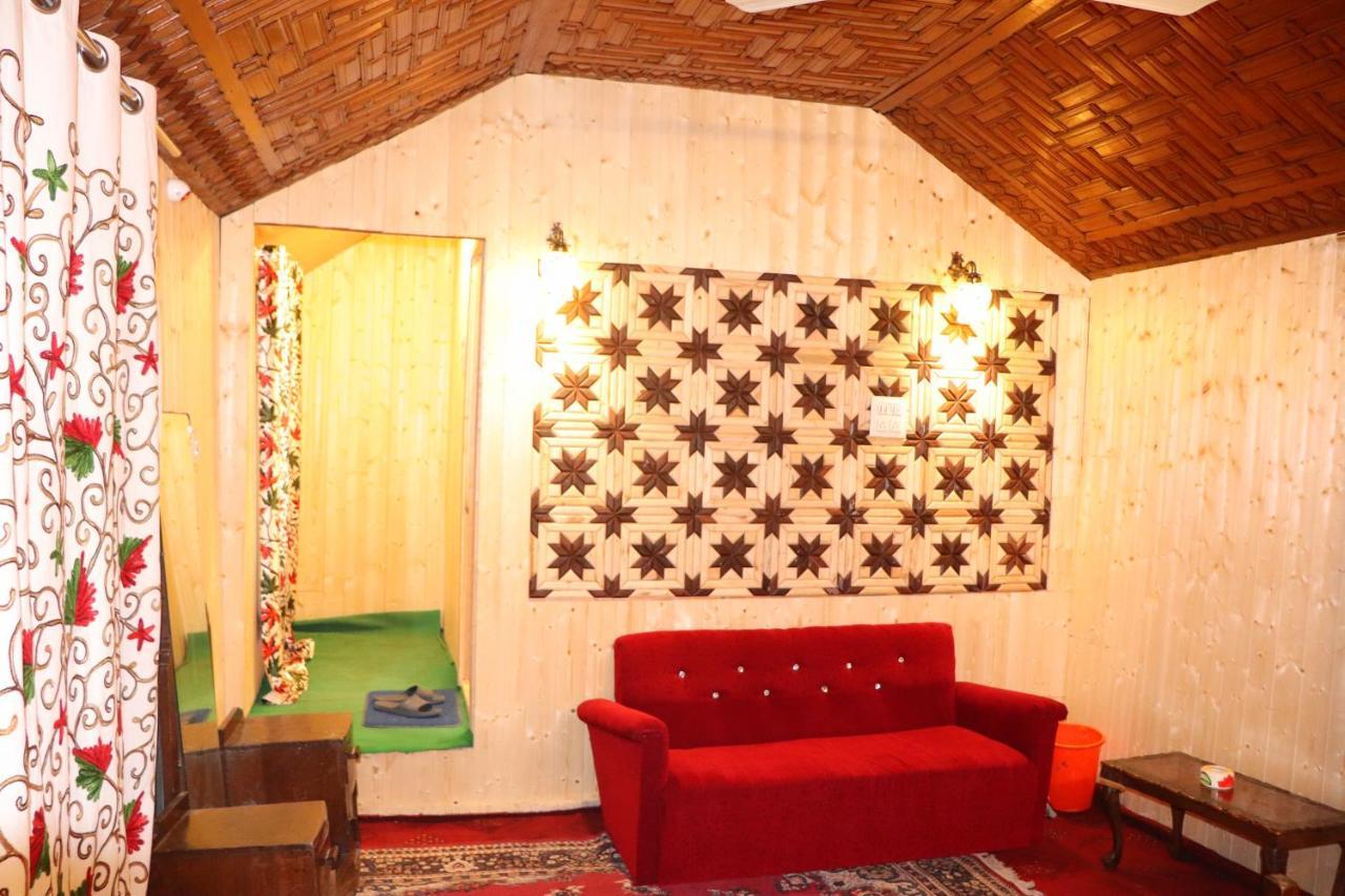 House Boat New Pala Palace Srinagar  Ngoại thất bức ảnh