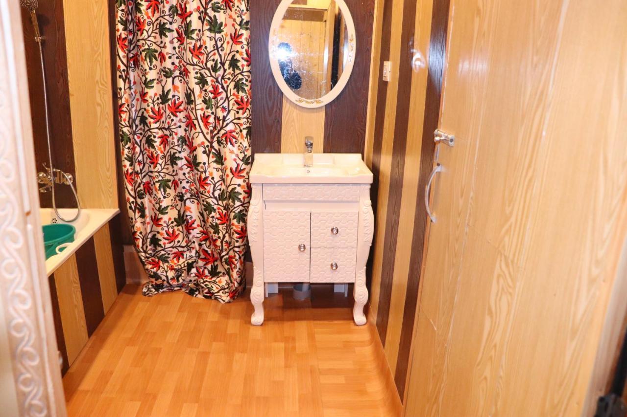 House Boat New Pala Palace Srinagar  Ngoại thất bức ảnh