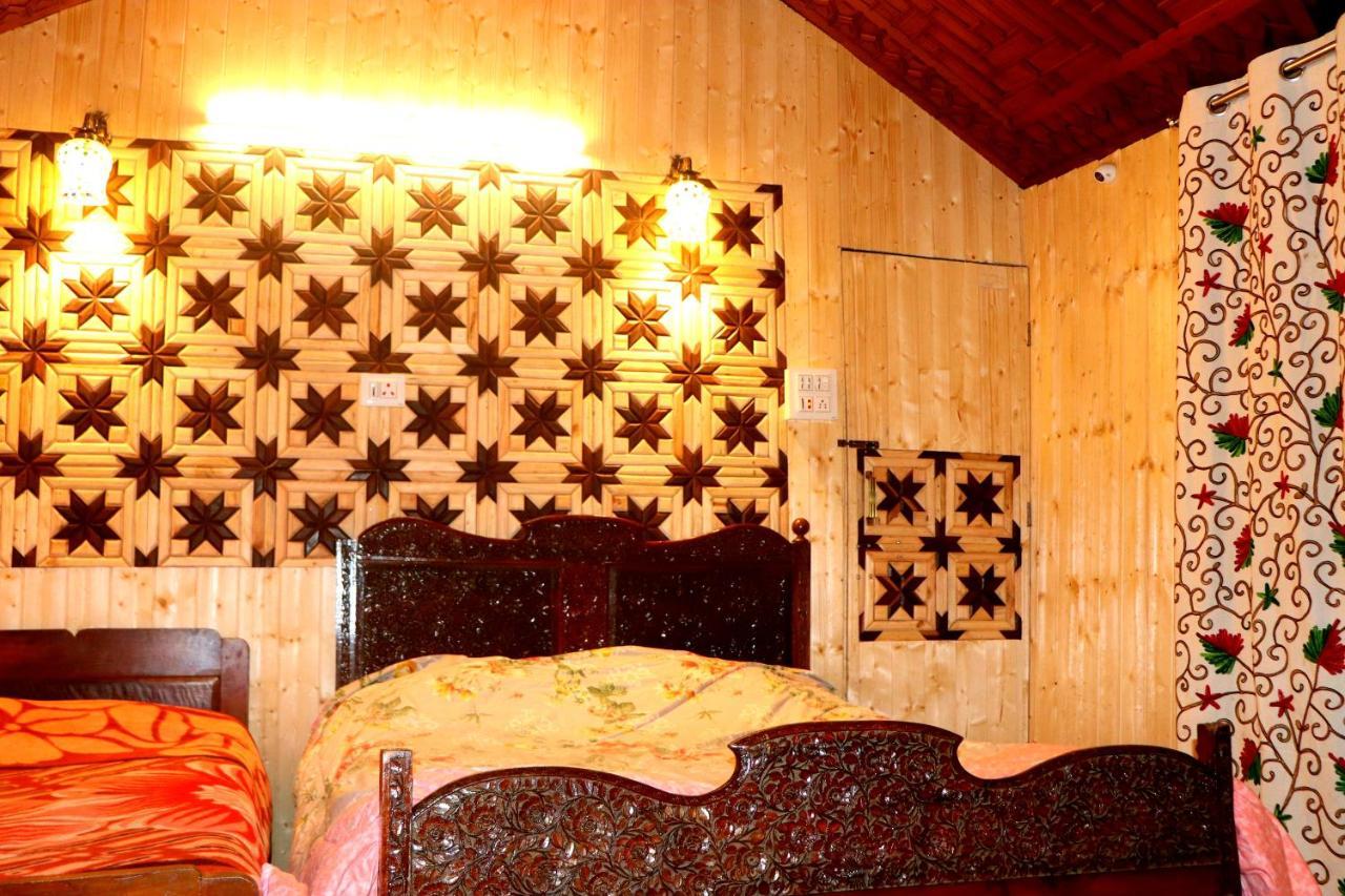 House Boat New Pala Palace Srinagar  Ngoại thất bức ảnh