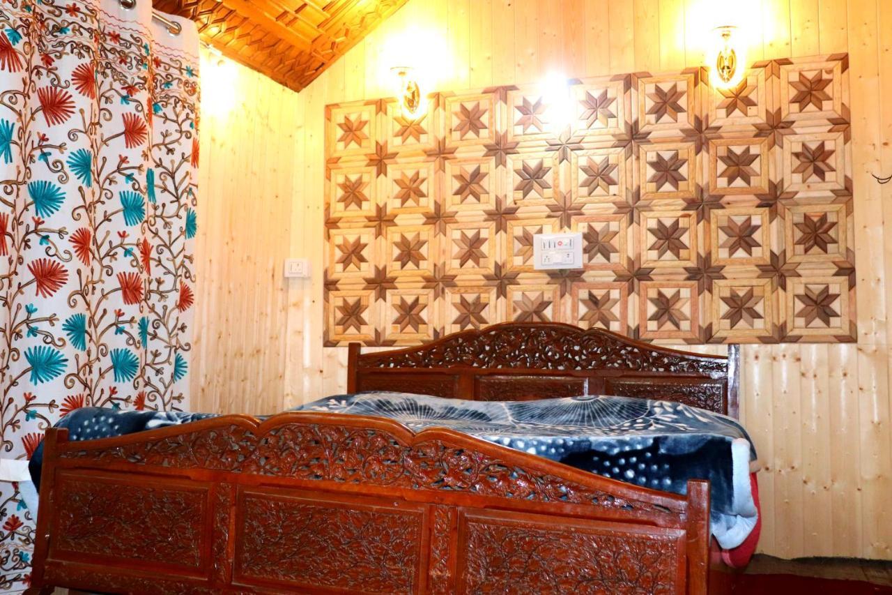 House Boat New Pala Palace Srinagar  Ngoại thất bức ảnh