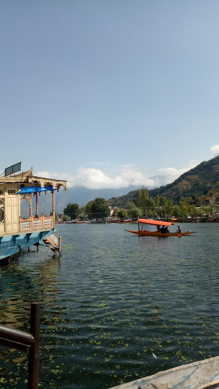 House Boat New Pala Palace Srinagar  Ngoại thất bức ảnh