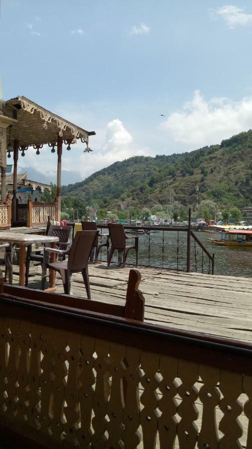 House Boat New Pala Palace Srinagar  Ngoại thất bức ảnh